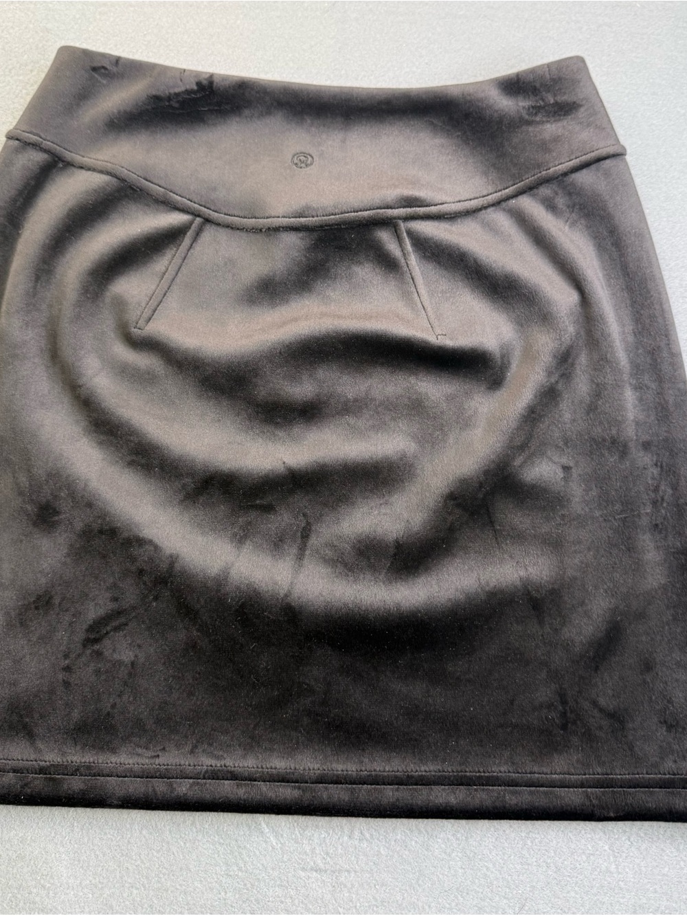 lululemon athletica Black Mini Skirt with Seam Detailing - Picture 2 of 3